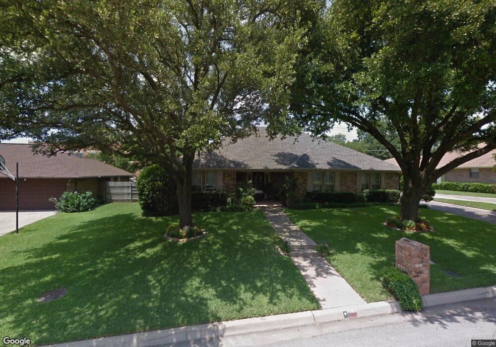 612 Cumberland Dr, Hurst, TX 76054 - photo 1