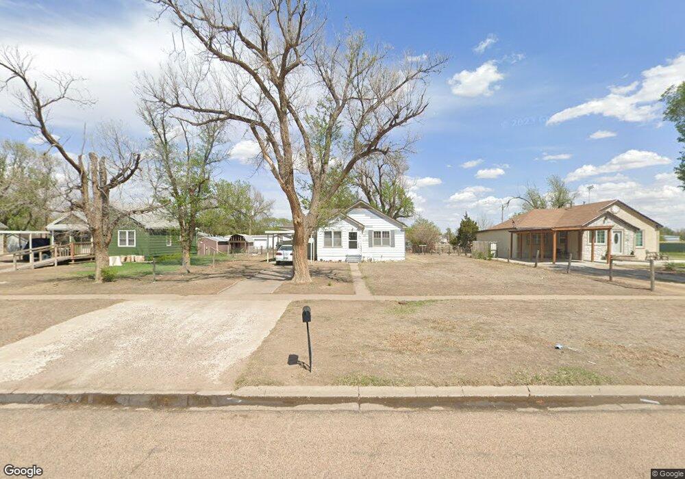 136 S Monroe St, Hugoton, KS 67951 - photo 1