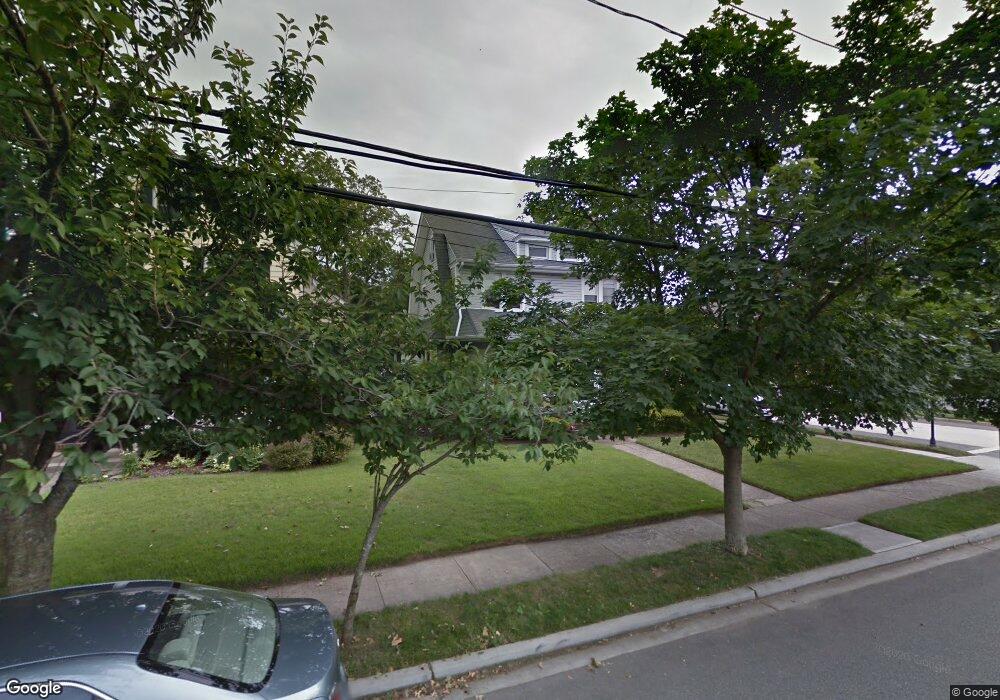 192 Sherman St unit Upper, Lynbrook, NY 11563 - photo 1