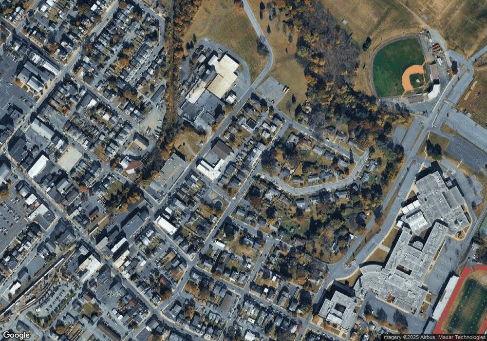 219 N Franklin St, Boyertown, PA 19512 - photo 1