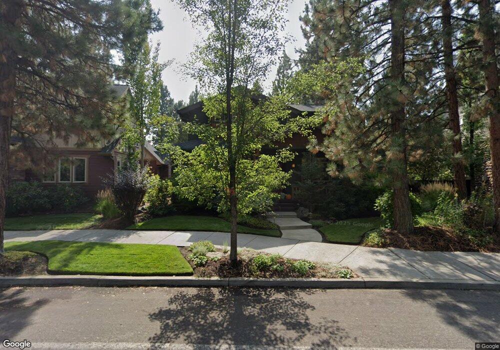 2605 NW Crossing Dr, Bend, OR 97701 - photo 1