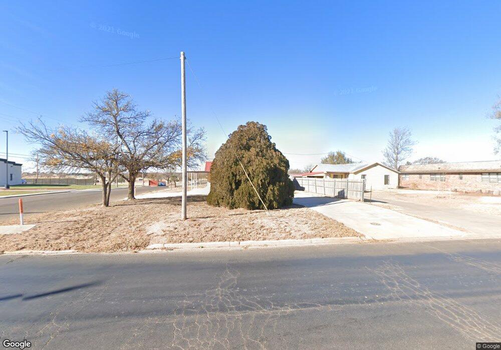401 Ennis St, Plainview, TX 79072 - photo 1