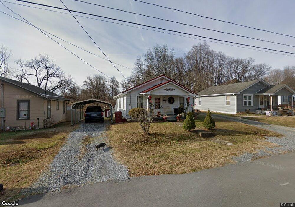 923 Pine Grove Ave, Johnson City, TN 37601 - photo 1