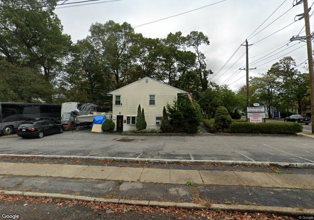 555 Islip Ave, Islip, NY 11751 - photo 1