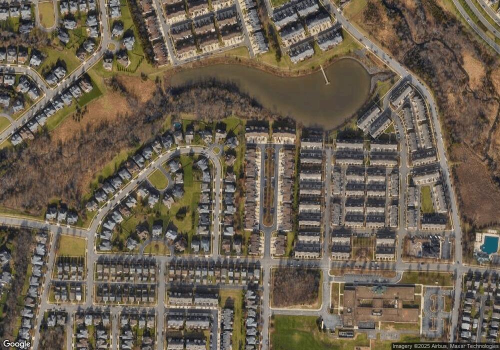 25282 Mcintyre Square, Chantilly, VA 20152 - photo 1