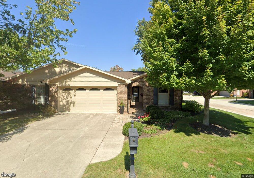 1048 Shadow Lawn St unit 5, Indianapolis, IN 46260 - photo 1