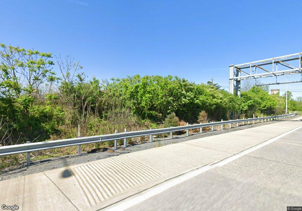 4440 S Cedarbrook Rd, Allentown, PA 18103 - photo 1