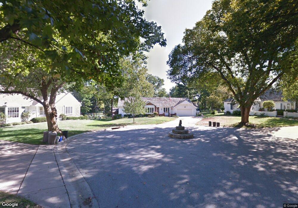 10408 Wenonga Ln, Leawood, KS 66206 - photo 1