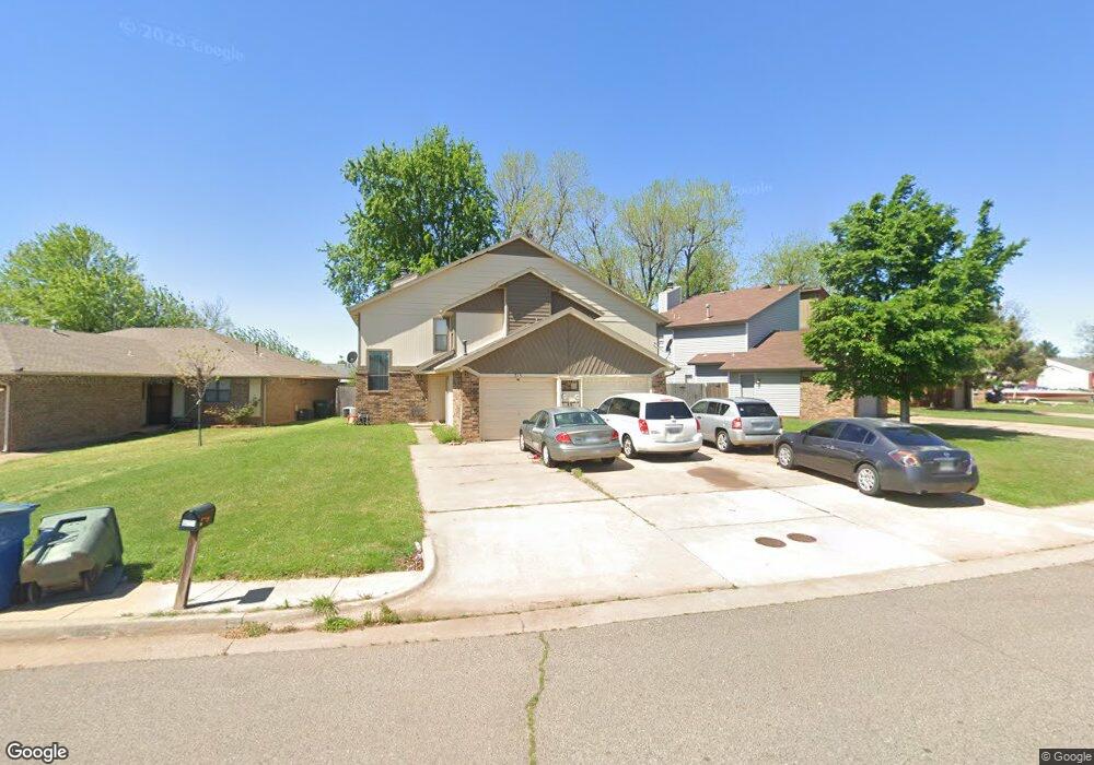 815 Swan Lake Rd, Edmond, OK 73003 - photo 1