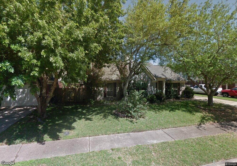 4001 Cedarwood Dr, Pearland, TX 77584 - photo 1