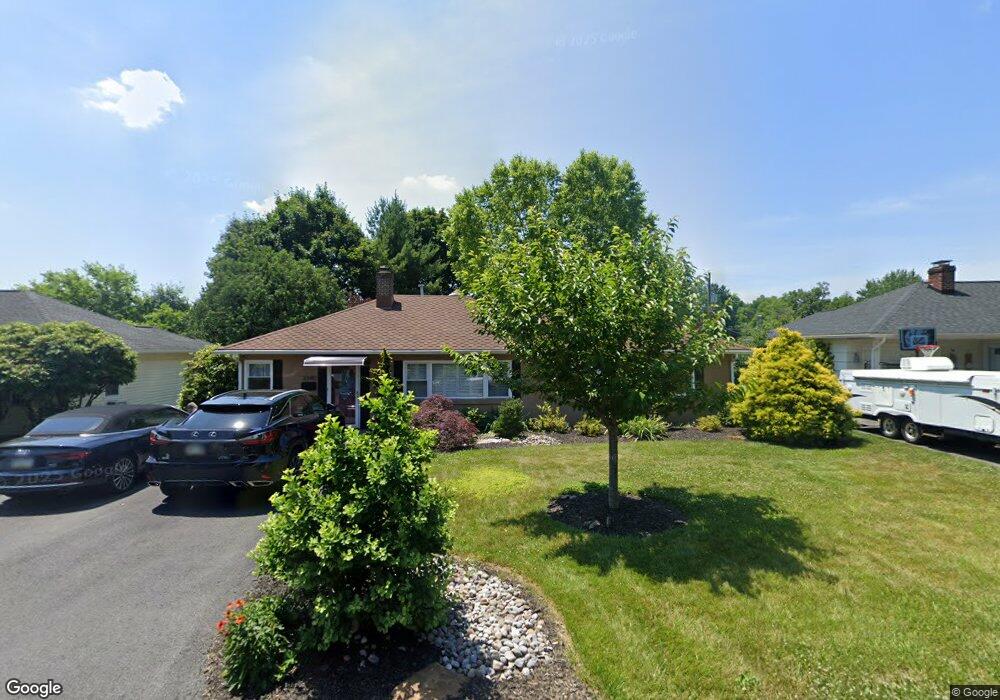 3340 Cambridge Cir, Allentown, PA 18104 - photo 1