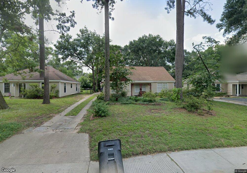 1062 W 43rd St, Houston, TX 77018 - photo 1