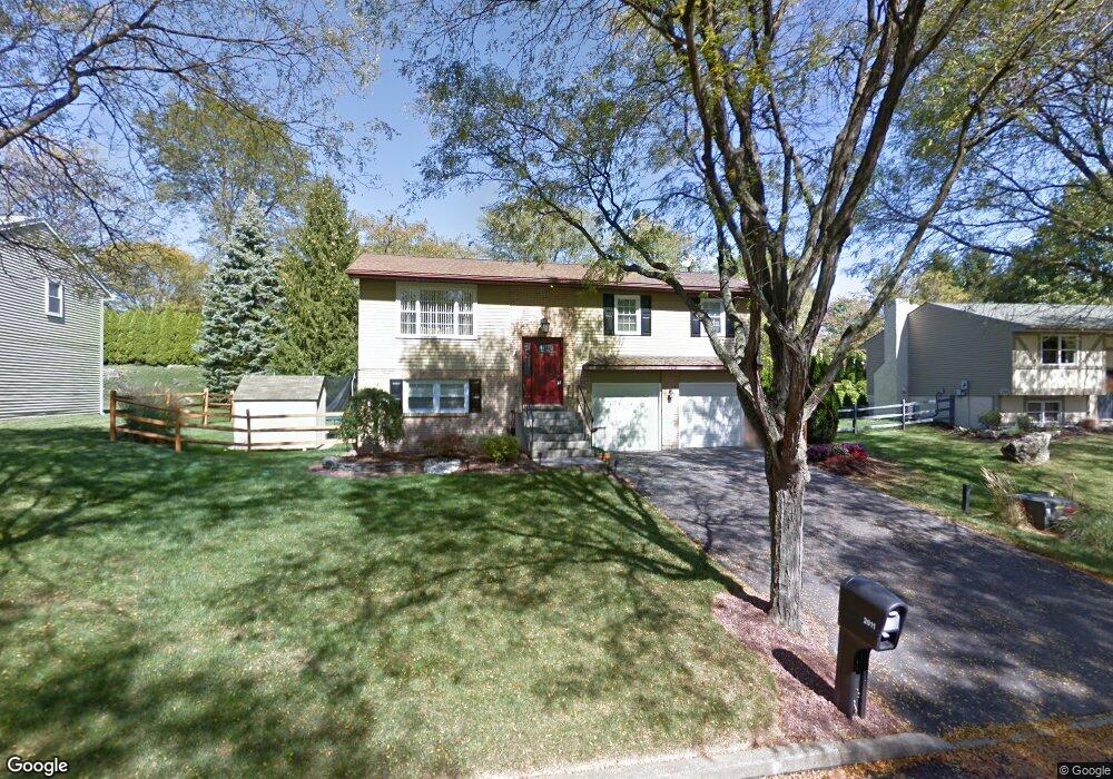 2011 Pierce Dr, Whitehall, PA 18052 - photo 1