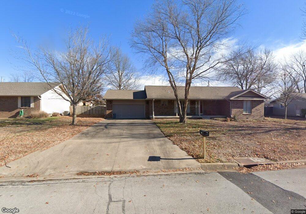 613 Custer Rd, Parsons, KS 67357 - photo 1