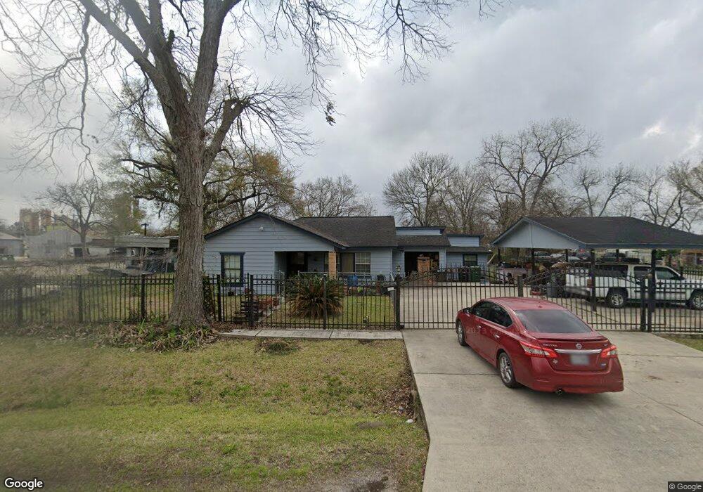 202 Dorchester St, Houston, TX 77022 - photo 1