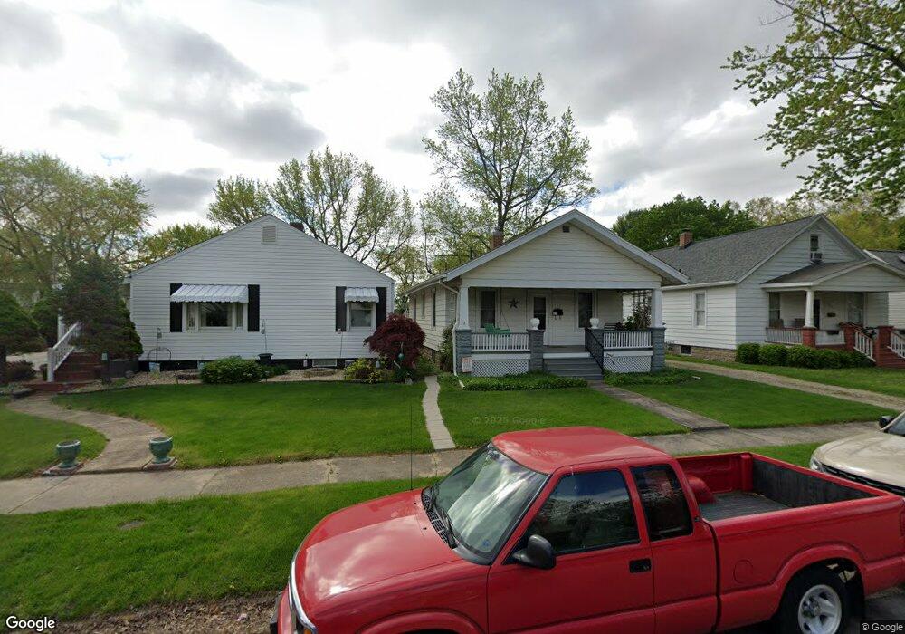 624 N Hamilton St, Lincoln, IL 62656 - photo 1