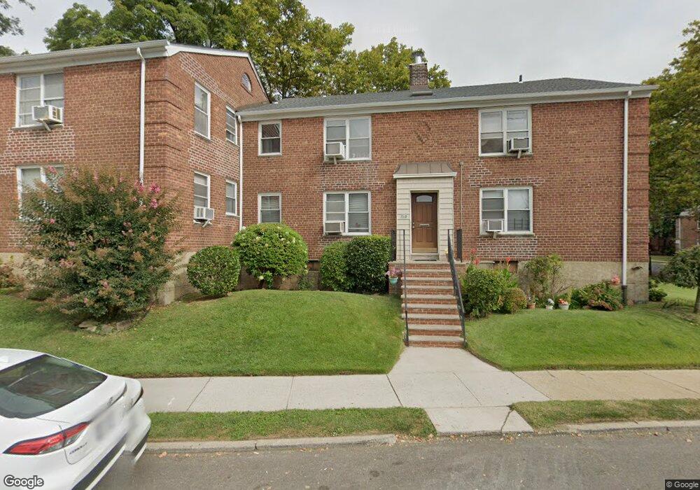 17115 Crocheron Ave unit 47, Flushing, NY 11358 - photo 1