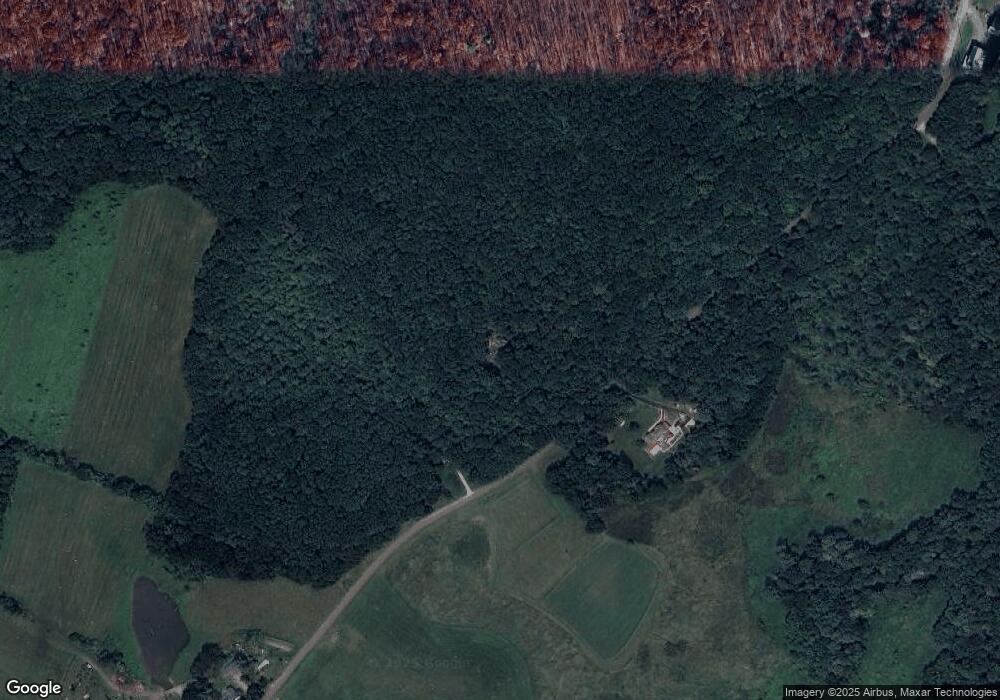 134 Lightning Bug Ln, Falls, PA 18615 - photo 1