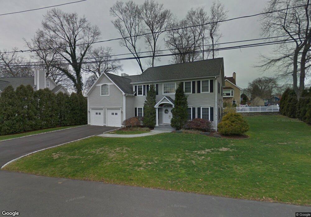 2 Susan Ln, Riverside, CT 06878 - photo 1