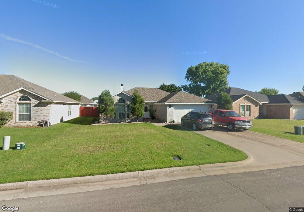 224 Preston Dr, Cleburne, TX 76033 - photo 1