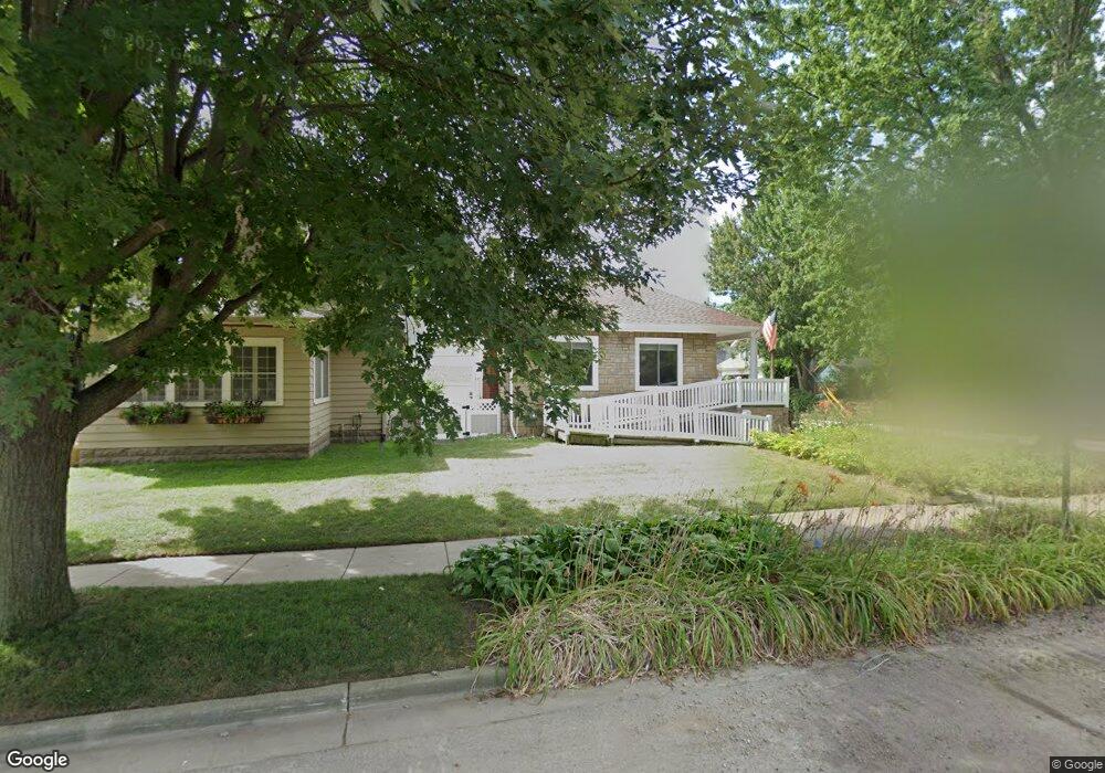 835 Sparrow Ave, Lansing, MI 48910 - photo 1