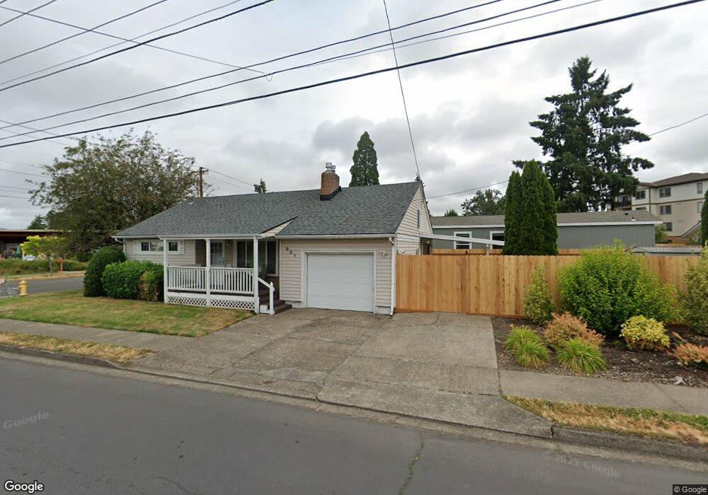 909 Fulton St, Newberg, OR 97132 - photo 1
