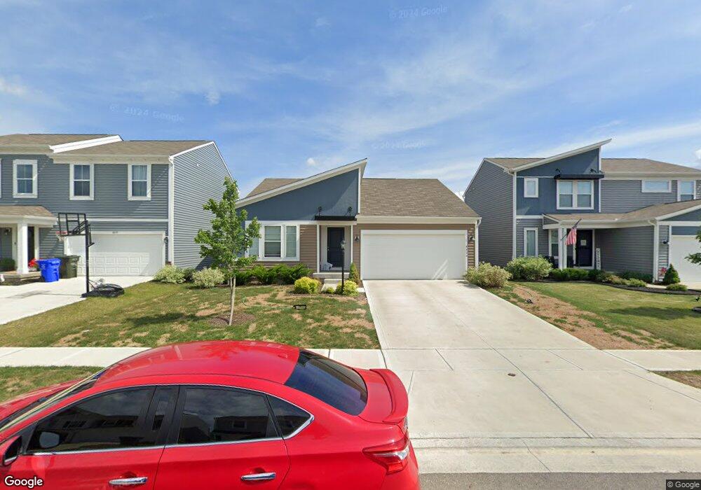 4824 Amber Crossing Dr, Columbus, OH 43232 - photo 1