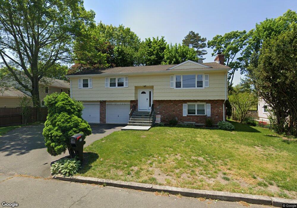 31 Saint Nicholas Dr, Bridgeport, CT 06604 - photo 1