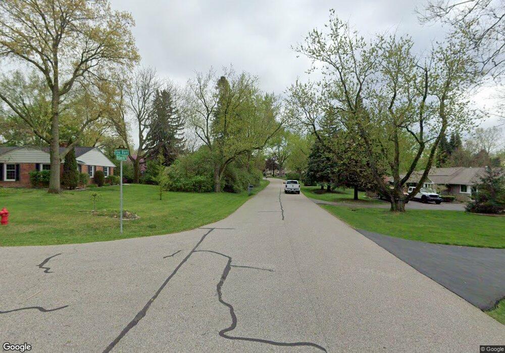 430 Fox Run, Bloomfield Hills, MI 48304 - photo 1