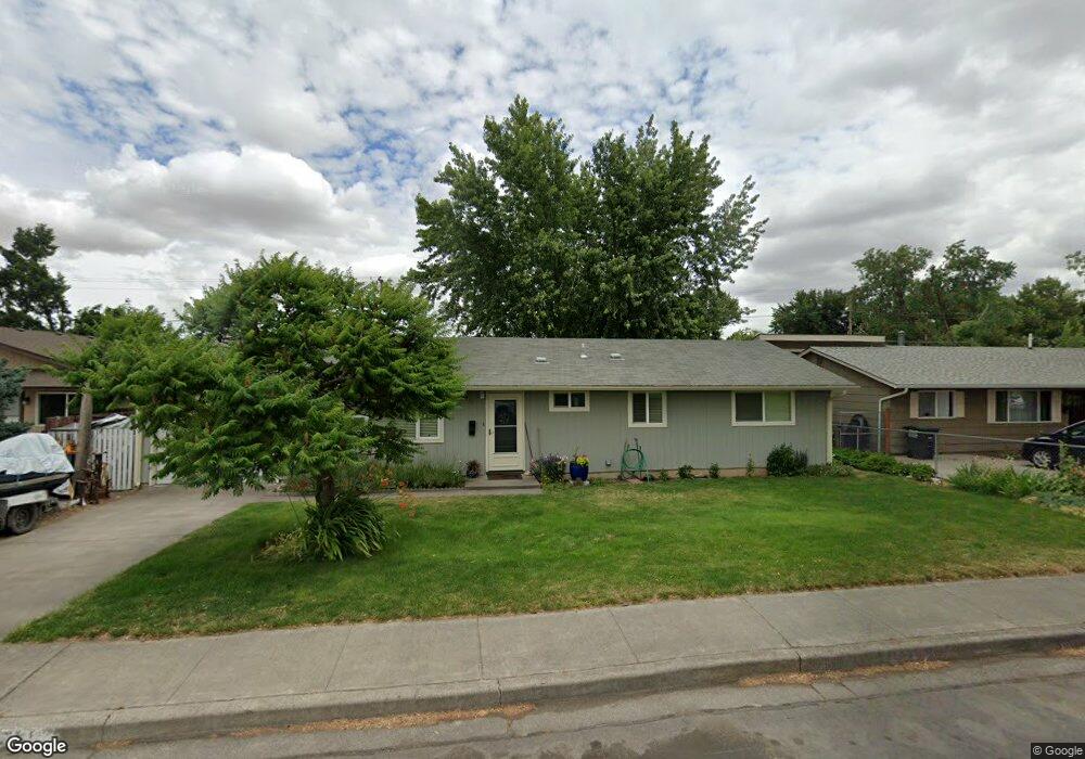 2433 SW Perkins Ave, Pendleton, OR 97801 - photo 1