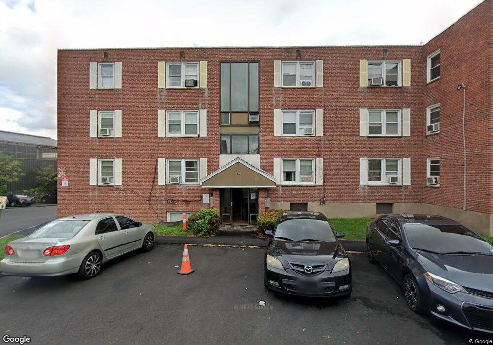 934 Wethersfield Ave unit 1, Hartford, CT 06114 - photo 1