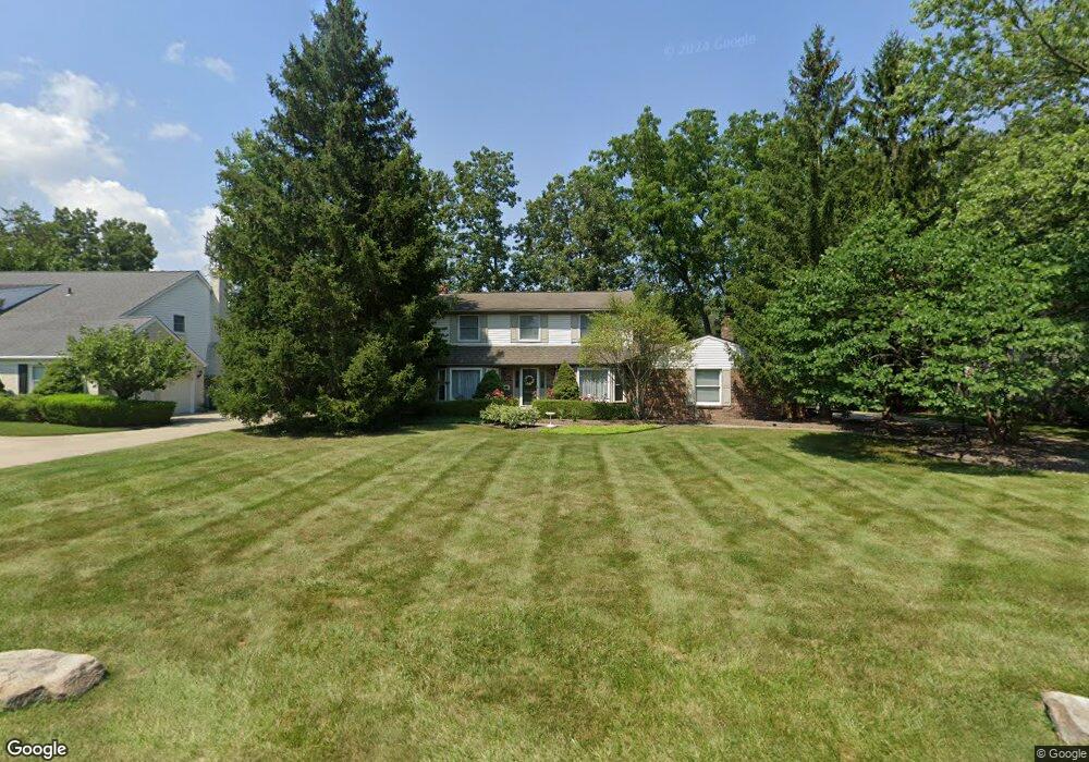 8568 Sarah Ln, Grosse Ile, MI 48138 - photo 1