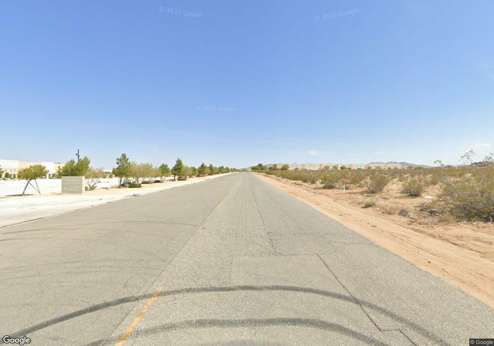 0 Burbank Navajo unit CRHD25080061, Apple Valley, CA 92307 - photo 1