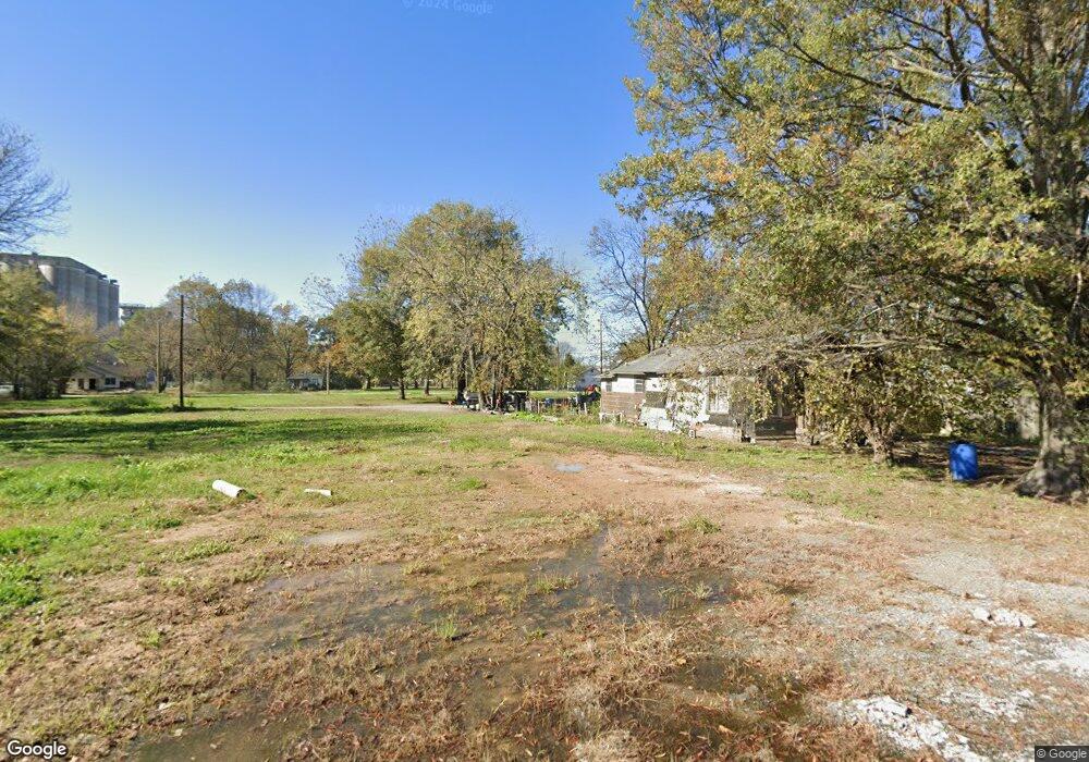 509 N Vine St, Stuttgart, AR 72160 - photo 1