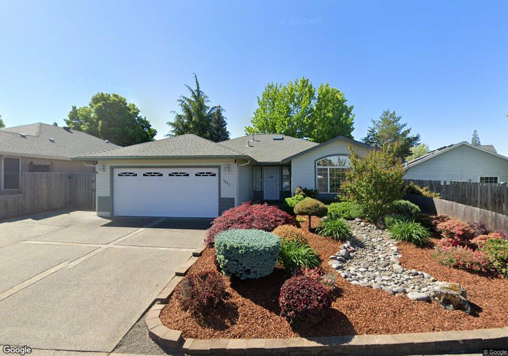 1431 Matthews Place, Medford, OR 97504 - photo 1