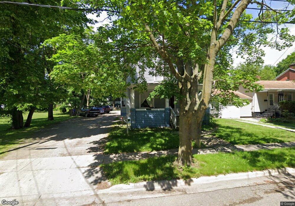 135 N Mckenzie St, Adrian, MI 49221 - photo 1