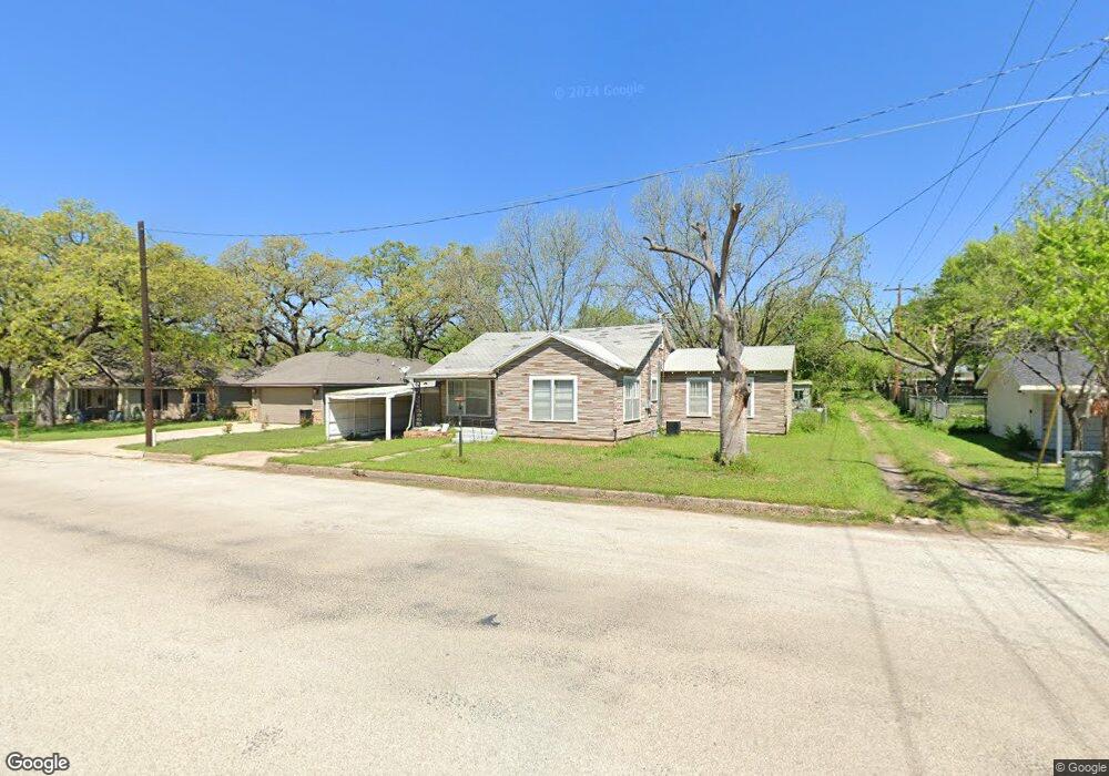 210 W 1st St, Weatherford, TX 76086 - photo 1