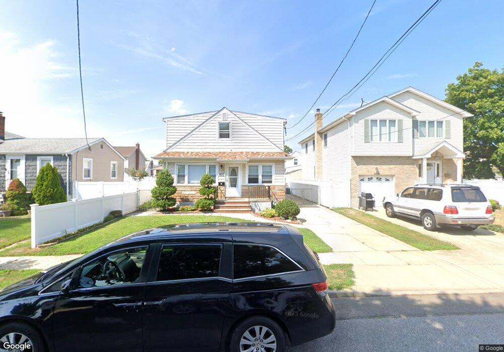 900 Third Ave, Franklin Square, NY 11010 - photo 1