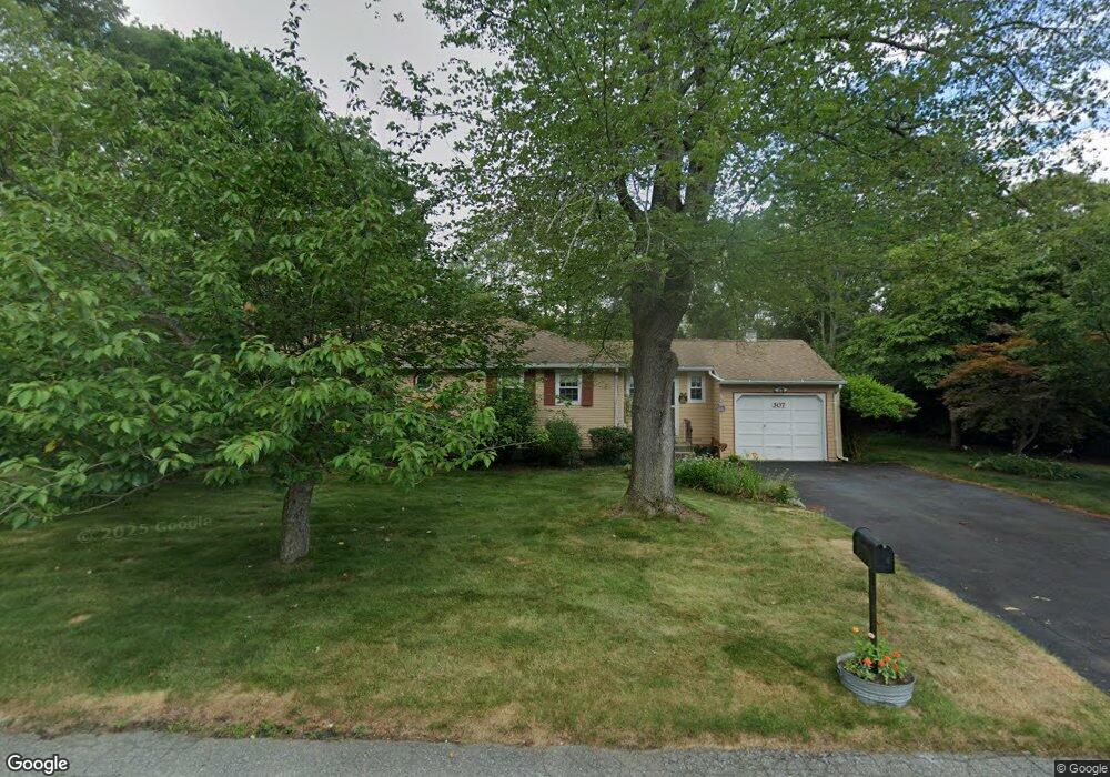 307 Harriet Ln, Cumberland, RI 02864 - photo 1