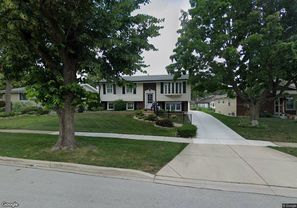 2502 Willow Ln, Rolling Meadows, IL 60008 - photo 1