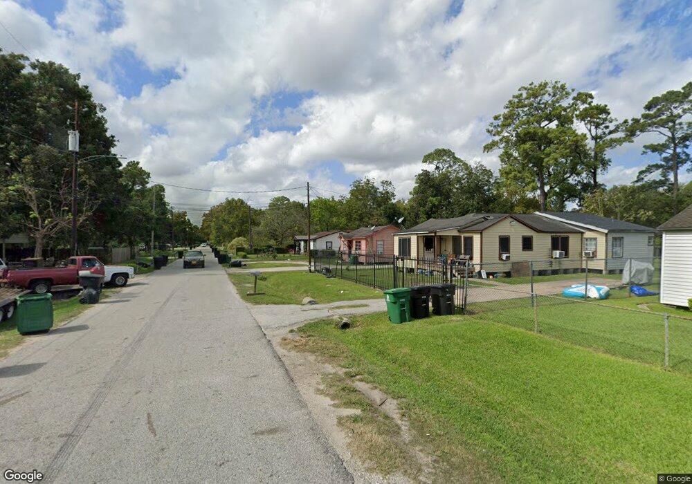 6825 Kittridge St, Houston, TX 77028 - photo 1