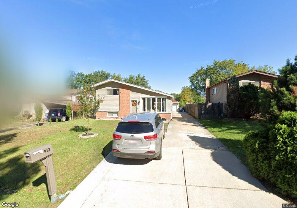 912 E Gladys Ave, Addison, IL 60101 - photo 1