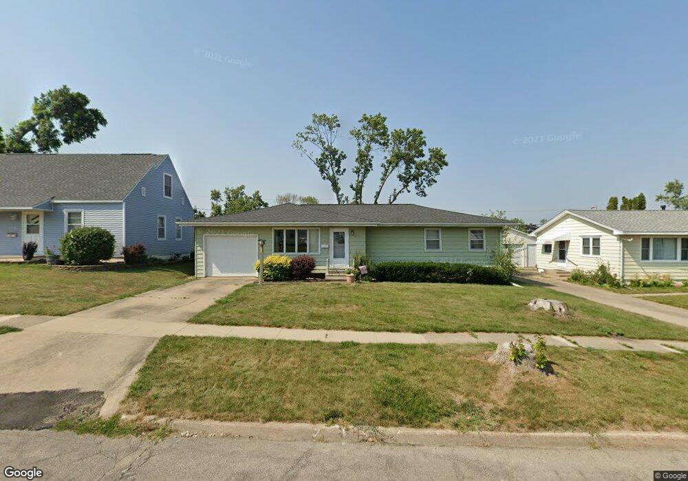 3500 Dennis Dr NW, Cedar Rapids, IA 52405 - photo 1