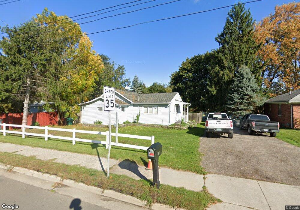 826 W Jolly Rd, Lansing, MI 48910 - photo 1