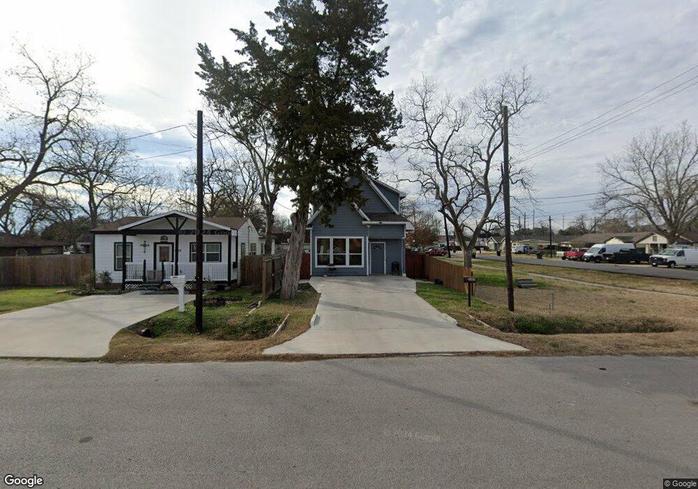 2002 Avenue C, Rosenberg, TX 77471 - photo 1