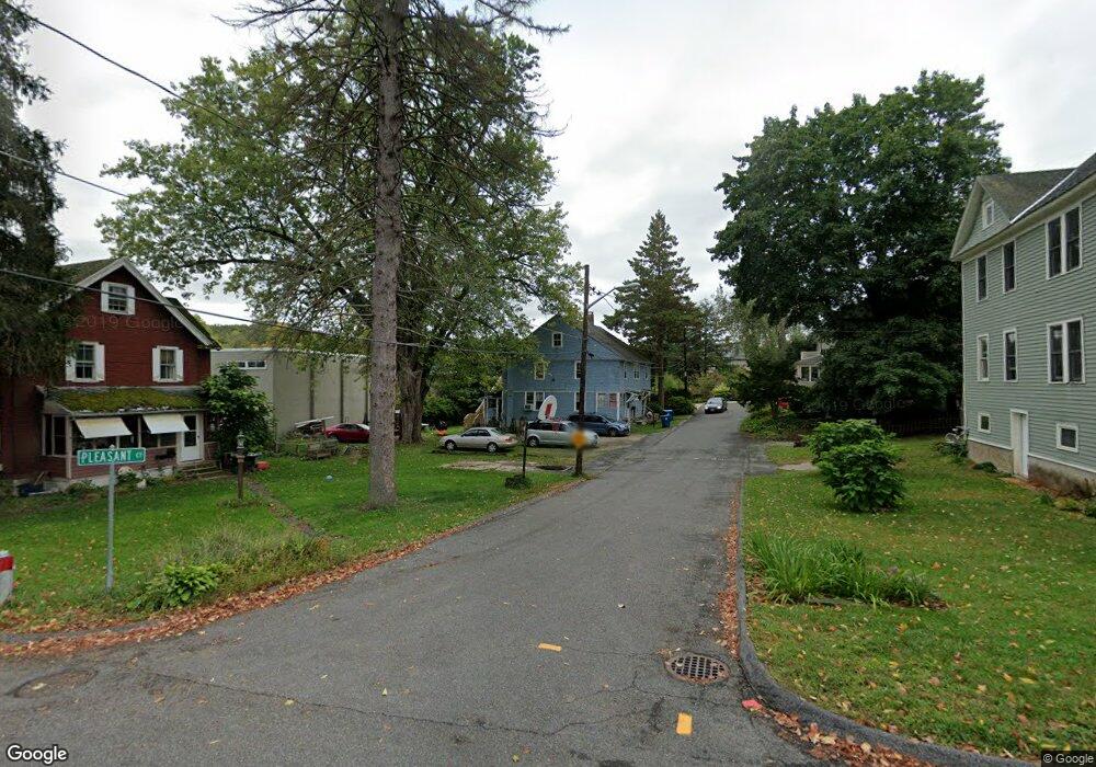 5 Pleasant Ct, Great Barrington, MA 01230 - photo 1