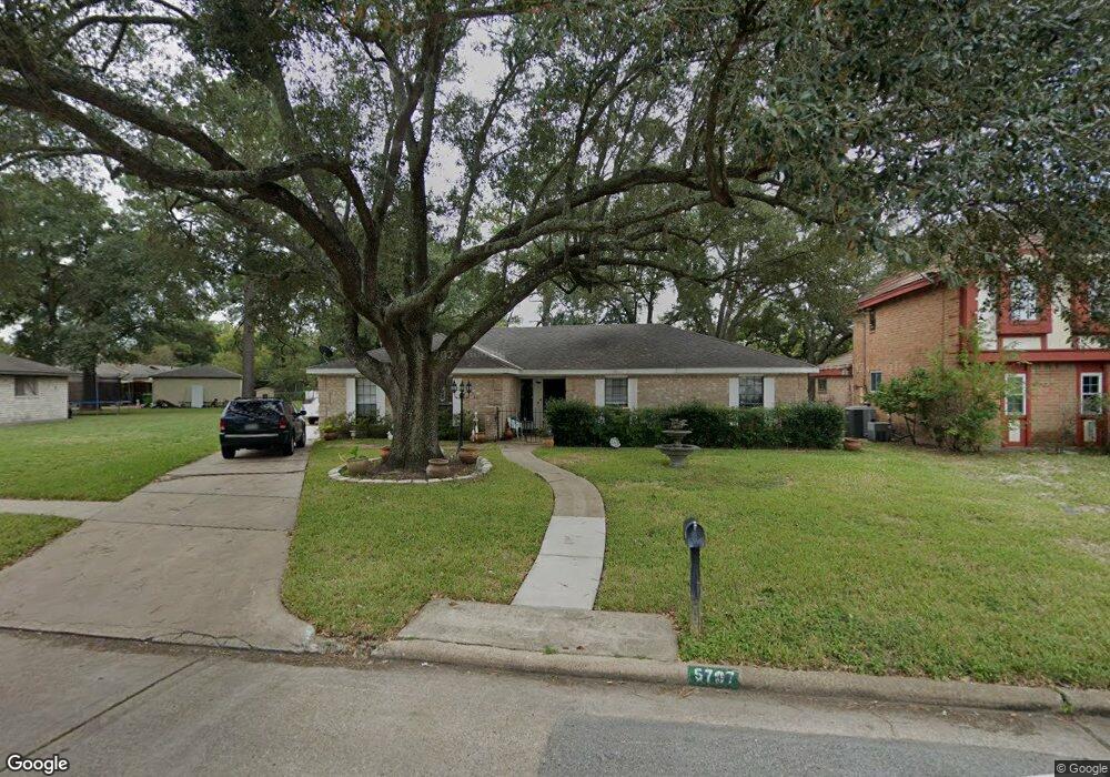 5707 Long Creek Ln, Houston, TX 77088 - photo 1