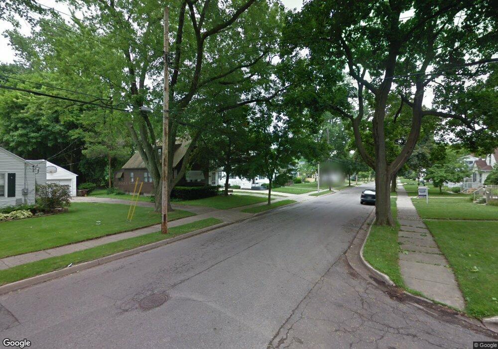 2109 Sunnyside Ave, Lansing, MI 48910 - photo 1