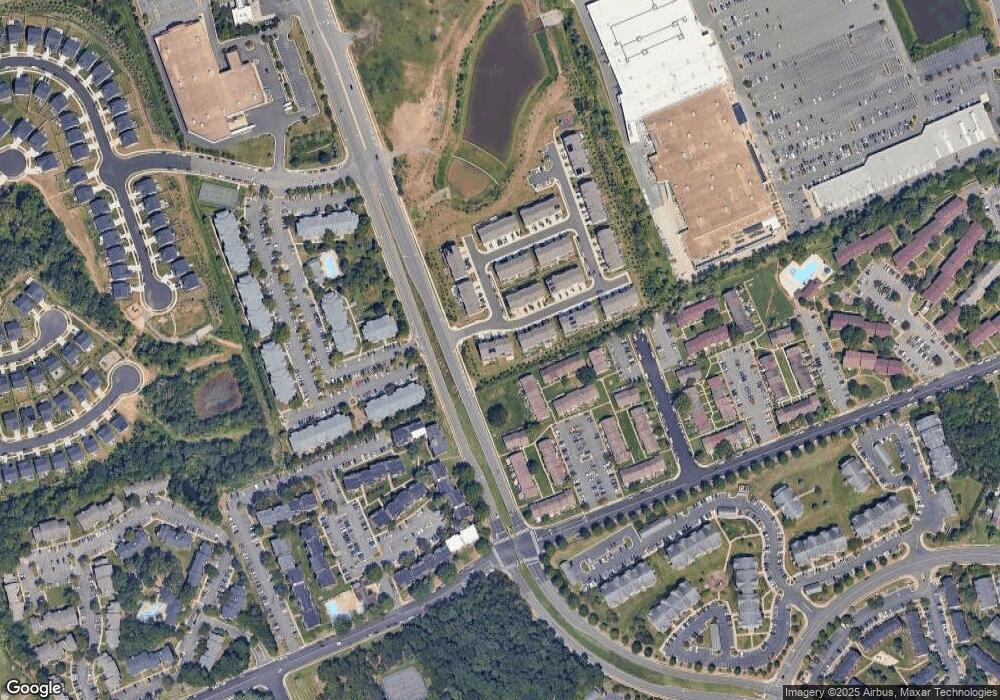 11045 Blackburn Cove Ln, Manassas, VA 20109 - photo 1