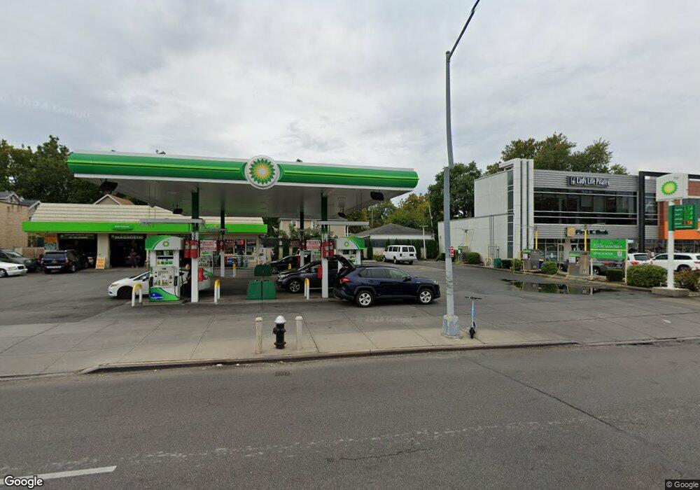 203-16 Northern Blvd, Bayside, NY 11361 - photo 1